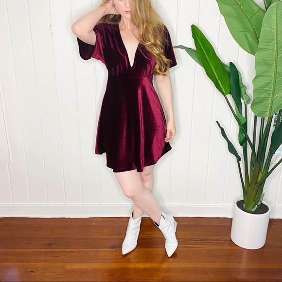 ASOS Burgundy Velvet Deep V Skater Dress sz 4 - Picture 3 of 11